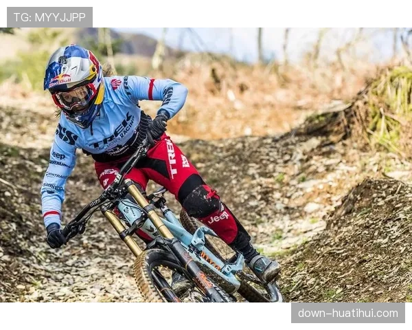 退役转型：前世界冠军Rachel Atherton成立女子速降培训学院